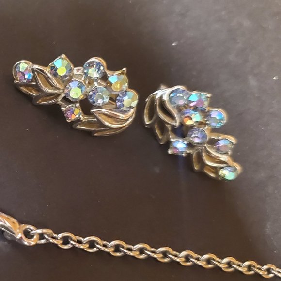 1950's vintage necklace/earring set - Picture 3 of 4